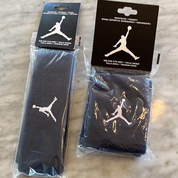 ✨2/$20 Jordan Headband & wrist bands navy blue - Picture 2 of 4